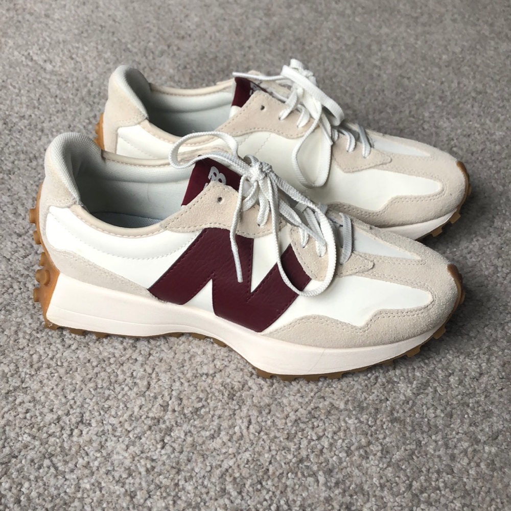 Worn twice ‼️ New balance 327